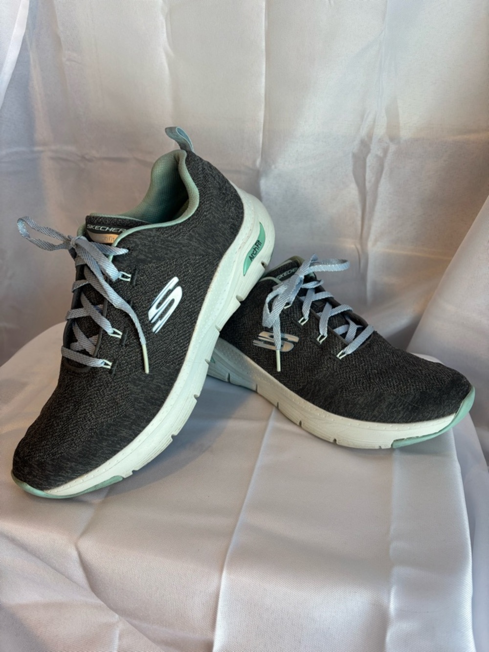 Skechers Women’s Gray & Mint Athletic Arch Fit Sneakers